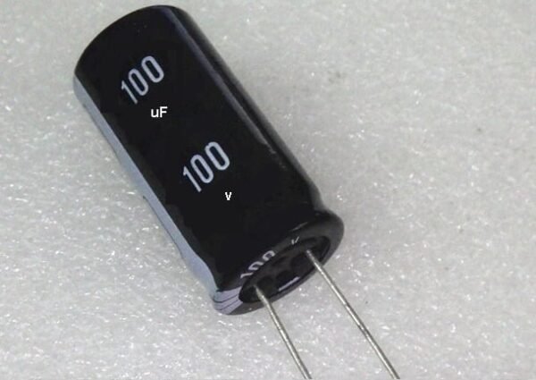 Capacitor 100UF 100V